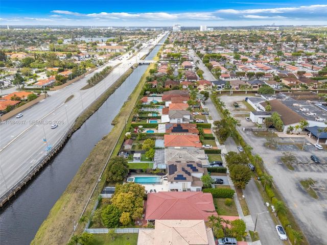 9224 Grand Canal Dr, Miami, FL 33174
