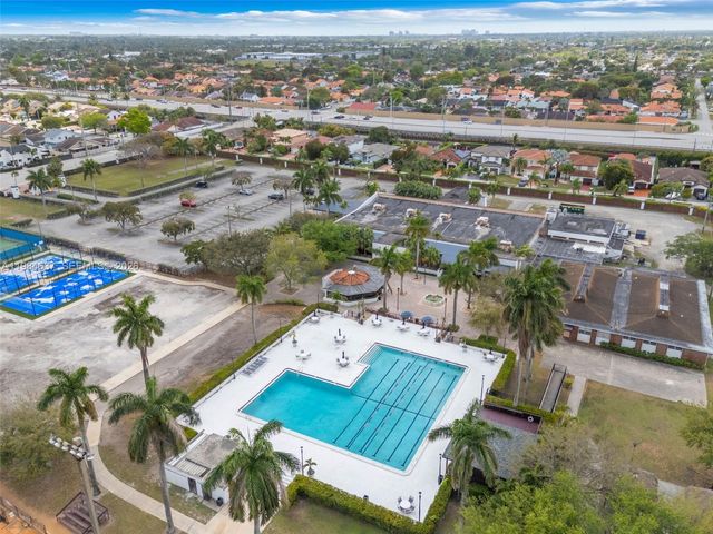 9224 Grand Canal Dr, Miami, FL 33174