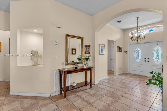 9224 Grand Canal Dr, Miami, FL 33174