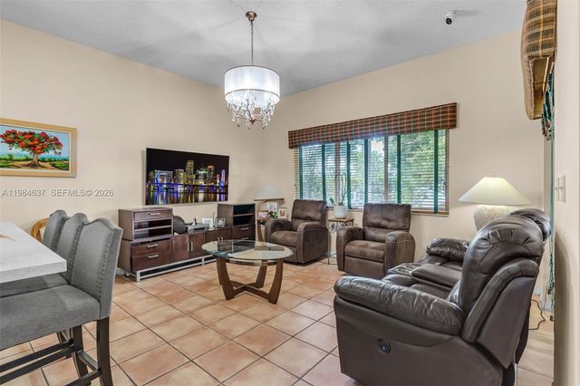 9224 Grand Canal Dr, Miami, FL 33174