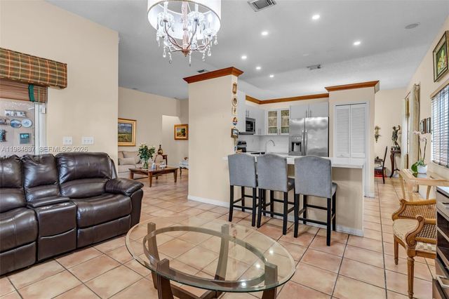 9224 Grand Canal Dr, Miami, FL 33174