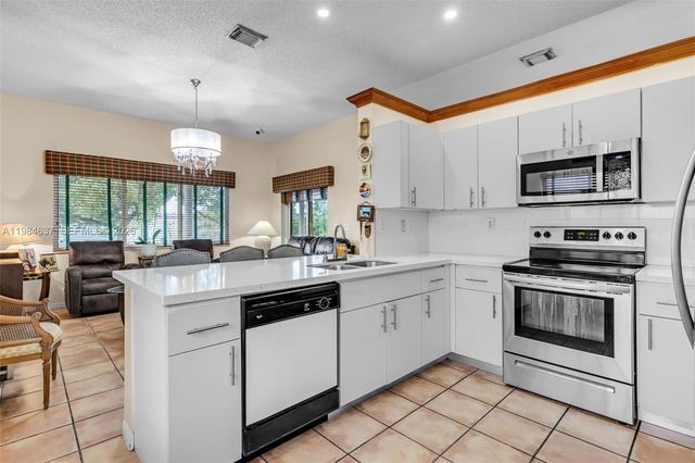 9224 Grand Canal Dr, Miami, FL 33174