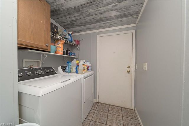 5925 Bobs Lake Road, Hamptonville, NC 27020