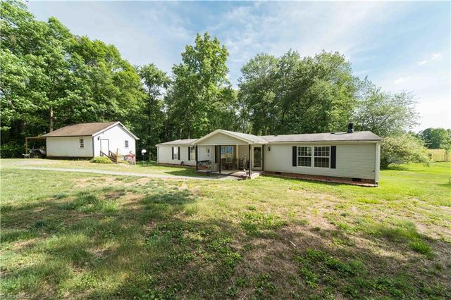 5925 Bobs Lake Road, Hamptonville, NC 27020