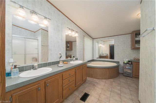 5925 Bobs Lake Road, Hamptonville, NC 27020