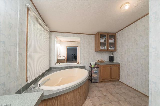 5925 Bobs Lake Road, Hamptonville, NC 27020