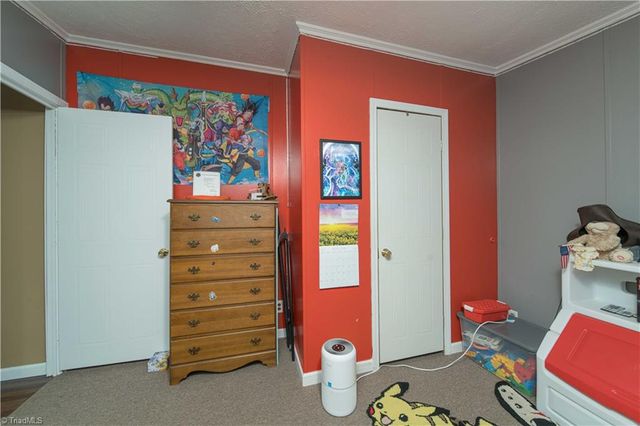 5925 Bobs Lake Road, Hamptonville, NC 27020