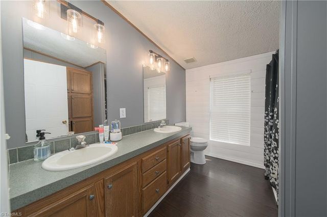 5925 Bobs Lake Road, Hamptonville, NC 27020
