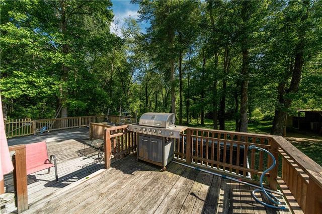 5925 Bobs Lake Road, Hamptonville, NC 27020