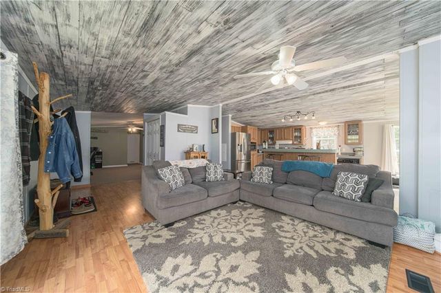5925 Bobs Lake Road, Hamptonville, NC 27020