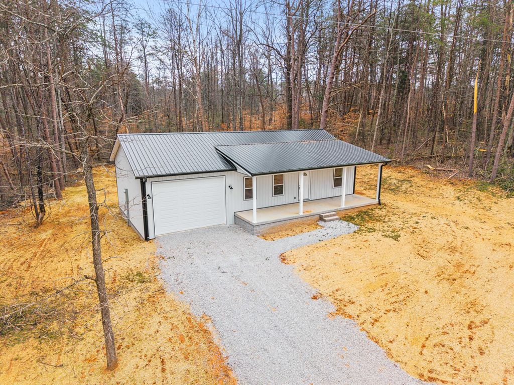 221 Pine Tree Circle Drive, Nancy, KY 42544