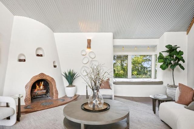 27690 Central Drive, Los Altos Hills, CA 94022