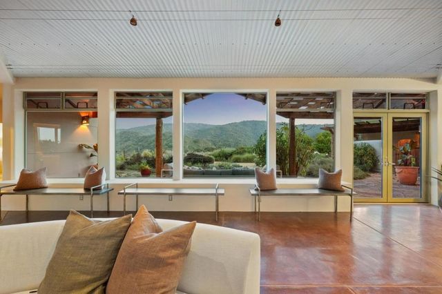 27690 Central Drive, Los Altos Hills, CA 94022