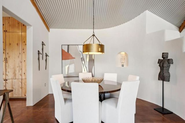 27690 Central Drive, Los Altos Hills, CA 94022