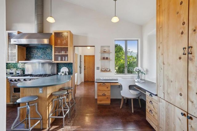 27690 Central Drive, Los Altos Hills, CA 94022