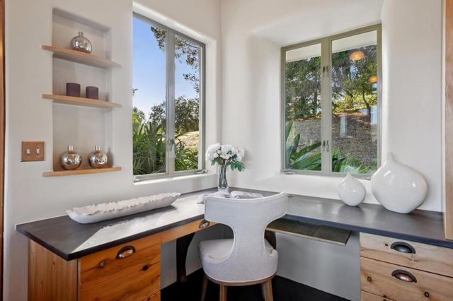 27690 Central Drive, Los Altos Hills, CA 94022