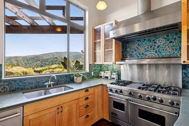 27690 Central Drive, Los Altos Hills, CA 94022