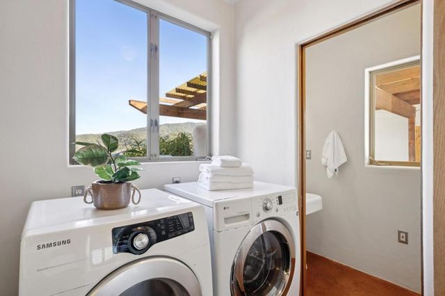 27690 Central Drive, Los Altos Hills, CA 94022