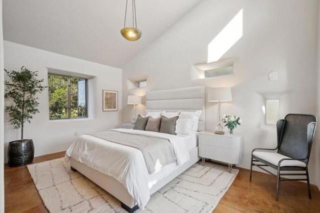 27690 Central Drive, Los Altos Hills, CA 94022