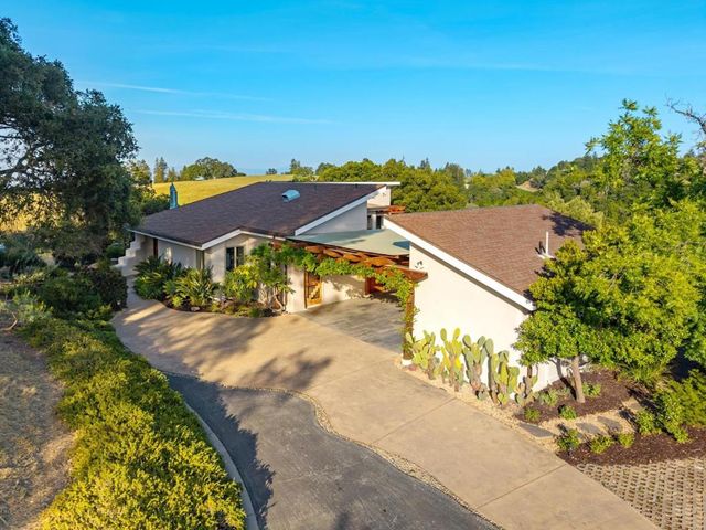 27690 Central Drive, Los Altos Hills, CA 94022