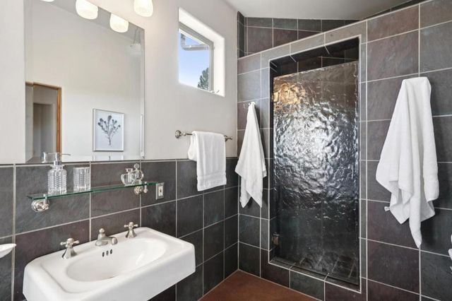 27690 Central Drive, Los Altos Hills, CA 94022