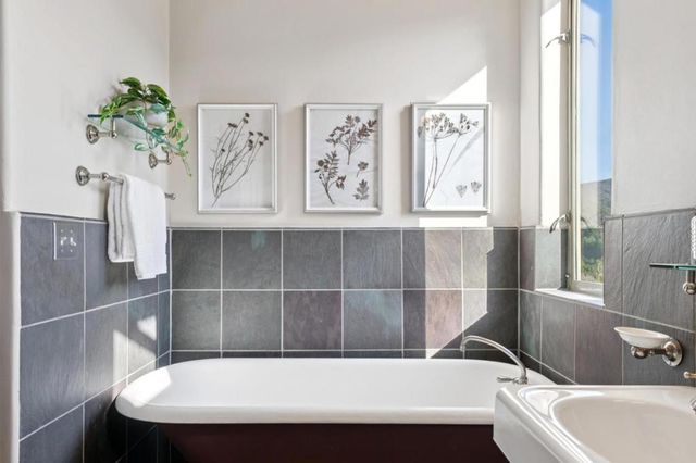 27690 Central Drive, Los Altos Hills, CA 94022