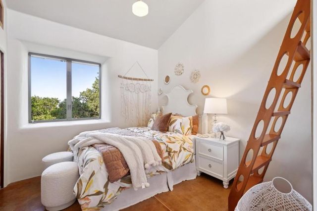 27690 Central Drive, Los Altos Hills, CA 94022