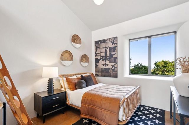 27690 Central Drive, Los Altos Hills, CA 94022