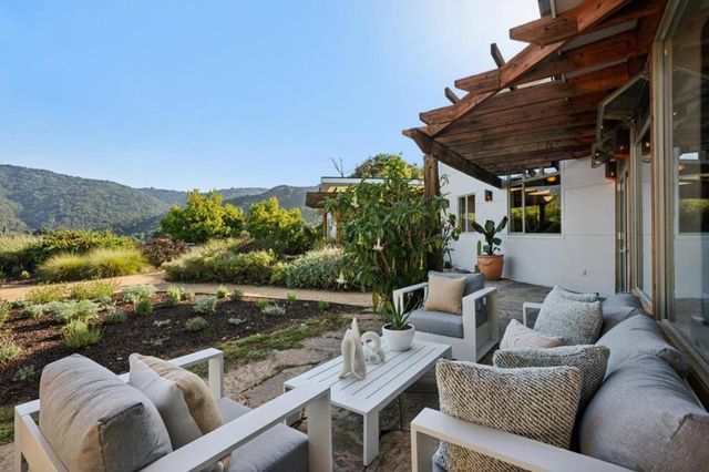 27690 Central Drive, Los Altos Hills, CA 94022