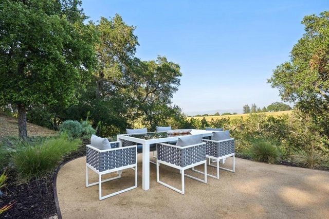 27690 Central Drive, Los Altos Hills, CA 94022