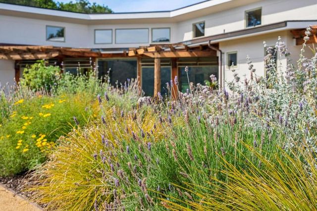 27690 Central Drive, Los Altos Hills, CA 94022