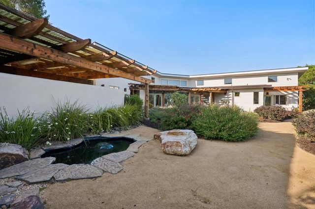27690 Central Drive, Los Altos Hills, CA 94022