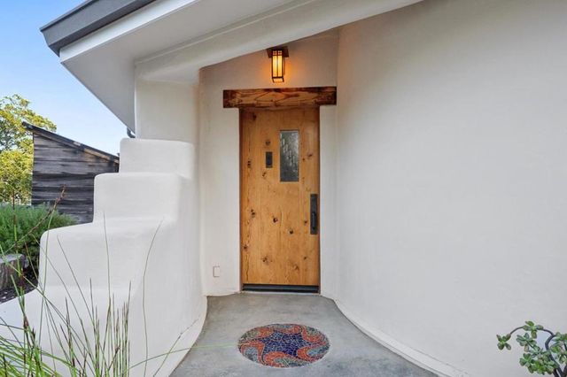27690 Central Drive, Los Altos Hills, CA 94022