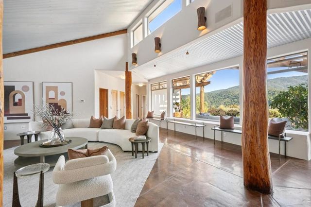 27690 Central Drive, Los Altos Hills, CA 94022