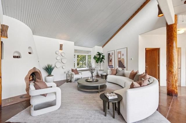 27690 Central Drive, Los Altos Hills, CA 94022