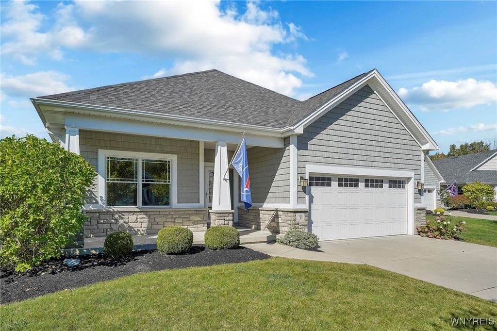 6145 Mckinley Parkway 31, Hamburg, NY 14075