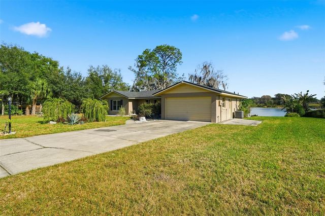 40700 LONG ISLAND DRIVE, Umatilla, FL 32784