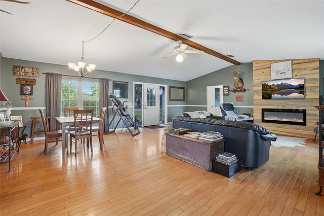 40700 LONG ISLAND DRIVE, Umatilla, FL 32784