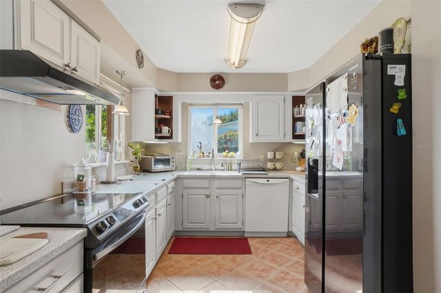 40700 LONG ISLAND DRIVE, Umatilla, FL 32784