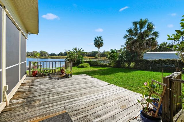 40700 LONG ISLAND DRIVE, Umatilla, FL 32784