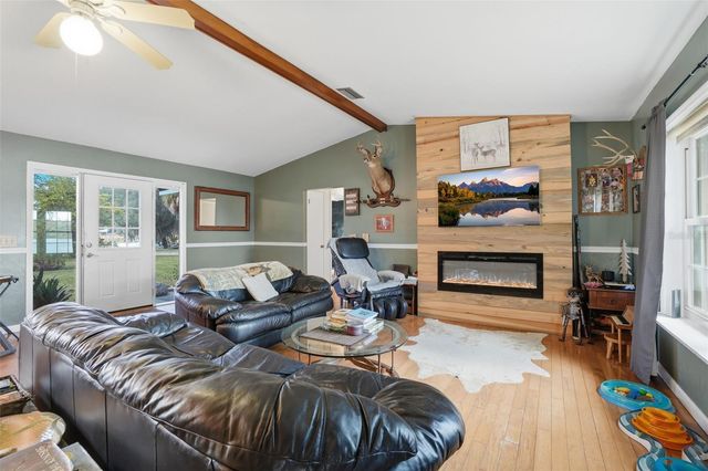 40700 LONG ISLAND DRIVE, Umatilla, FL 32784