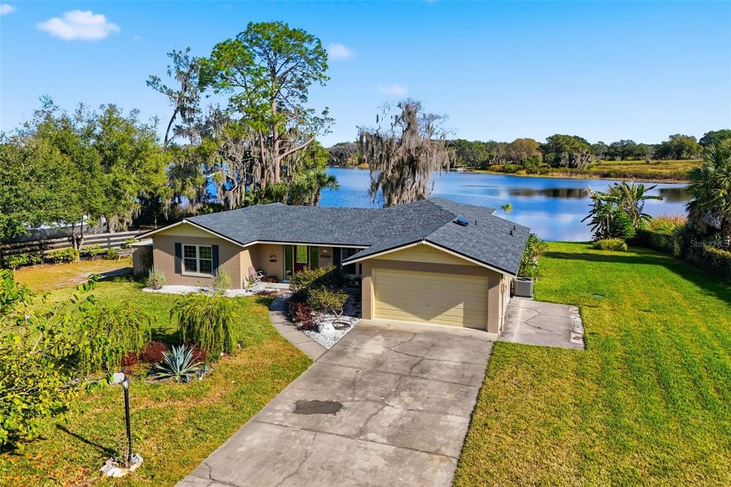 40700 LONG ISLAND DRIVE, Umatilla, FL 32784