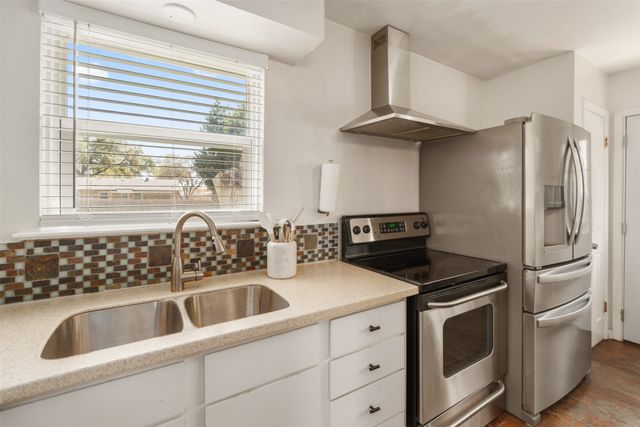 429 Vernet Street, Richardson, TX 75080