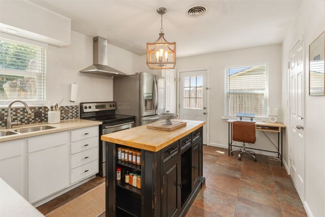 429 Vernet Street, Richardson, TX 75080