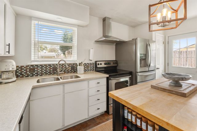 429 Vernet Street, Richardson, TX 75080