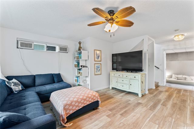 2290 Akepa Street, Pearl City, HI 96782