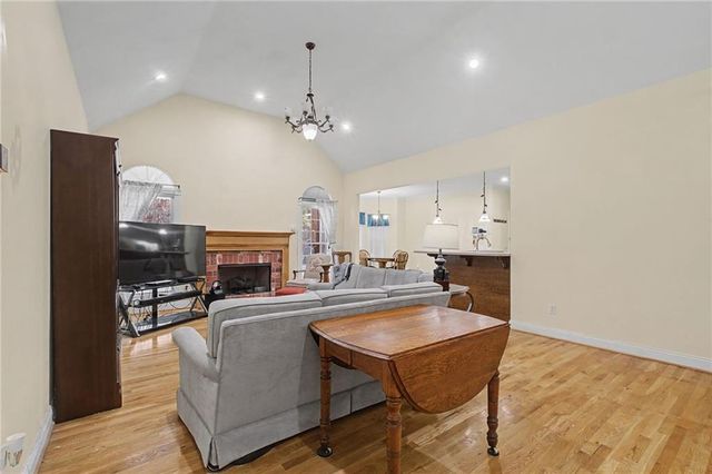 15 County Road 396, Centre, AL 35960