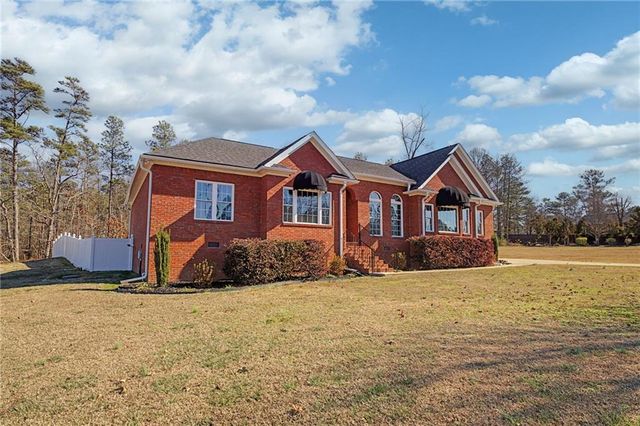 15 County Road 396, Centre, AL 35960