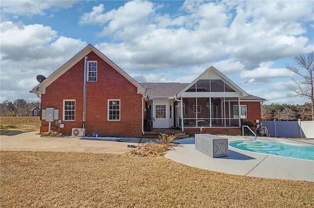 15 County Road 396, Centre, AL 35960