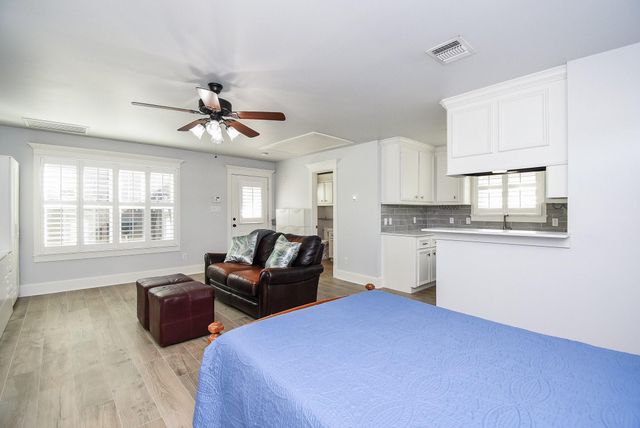 1349 Heights Boulevard B, Houston, TX 77008